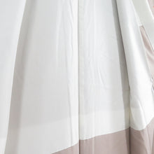 Load image into Gallery viewer, 訪問着 箔 刺繍 誰が袖文様 紫色 袷 広衿 正絹 紋なし 仕立て上がり着物 身丈153cm