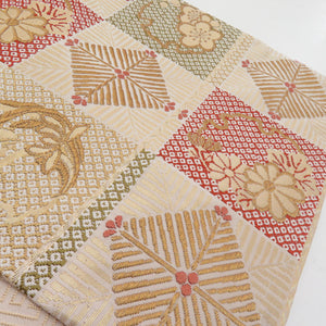 袋帯 唐織刺繍 市松華文様 ベージュ色 金糸 六通柄 正絹 礼装 フォーマル 着物帯 長さ440cm