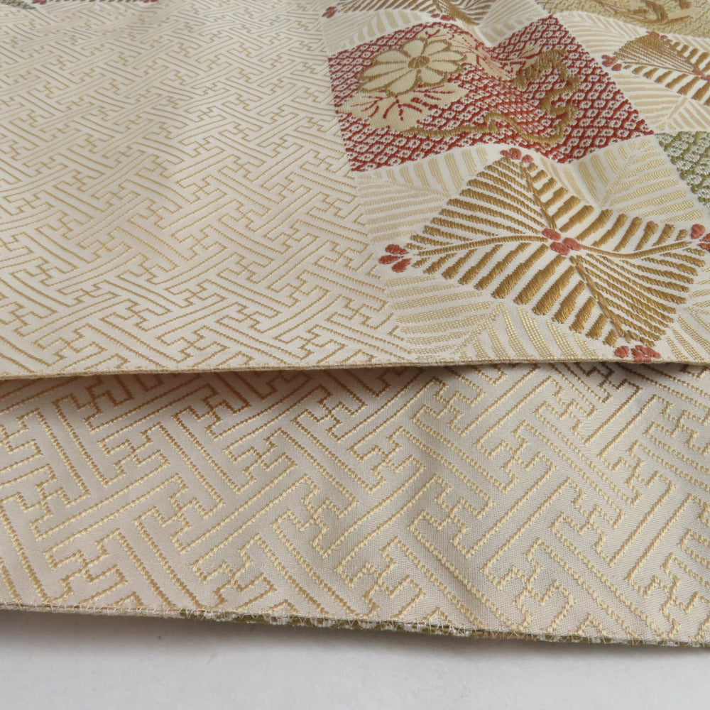 袋帯 唐織刺繍 市松華文様 ベージュ色 金糸 六通柄 正絹 礼装 フォーマル 着物帯 長さ440cm【中古】 袋帯 唐織刺繍 市松華文様 ベージュ色 金糸 六通柄 正絹 礼装