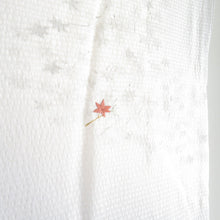 画像をギャラリービューアに読み込む, 訪問着 刺繍 暈し 紅葉に秋草文様 灰ベージュ色 袷 広衿 正絹 一つ紋 木瓜紋 仕立て上がり着物 身丈159cm