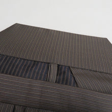 Load image into Gallery viewer, 袴 男性用 正絹 馬乗袴 紐下約80cm 茶色 縞文様 男物はかま 礼装 仕立て上がり