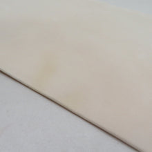 画像をギャラリービューアに読み込む, 名古屋帯 正絹 塩瀬 椿文様 箔 お太鼓柄 九寸帯 白色 カジュアル 仕立て上がり 着物帯 長さ357cm