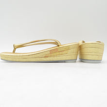 画像をギャラリービューアに読み込む, 草履・バッグセット 東京芝山 本金佐賀錦 礼装用 フォーマル ゴールド系 菊牡丹文様 23.0cm相当 留袖 披露宴 日本製 三越謹製