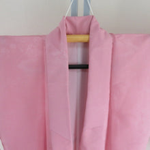 画像をギャラリービューアに読み込む, 色無地 袷 バチ衿 桃色 花車地紋 洗える ポリエステル 紋なし カジュアル 仕立て上がり着物 身丈158cm