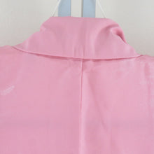 画像をギャラリービューアに読み込む, 色無地 袷 バチ衿 桃色 花車地紋 洗える ポリエステル 紋なし カジュアル 仕立て上がり着物 身丈158cm