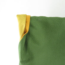 Load image into Gallery viewer, 色無地 袷 広衿 緑色 洗える ポリエステル 紋なし カジュアル 仕立て上がり着物 身丈164cm