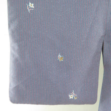 Load image into Gallery viewer, 小紋 縞に花柄 紫色 袷 バチ衿 ポリエステル 洗える着物 仕立て上がり カジュアル 身丈162cm