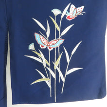 Load image into Gallery viewer, 付下げ 薄に女郎花と蝶々柄 紫色 袷 広衿 ポリエステル 洗える着物 紋なし 仕立て上がり 身丈156cm