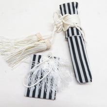 画像をギャラリービューアに読み込む, 袴 男児用 行燈袴 ・懐剣 ・お守り・角帯 4点セット ポリエステル 縞 黒色 灰色 袴紐下56cm 七五三 3歳 5歳 キッズ 男の子 ボーイズ