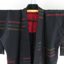 Load image into Gallery viewer, ウール着物 アンサンブル 羽織セット 縞柄 単衣 黒色 バチ衿 カジュアルきもの 仕立て上がり 身丈153cm