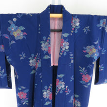 画像をギャラリービューアに読み込む, ウール着物 アンサンブル 羽織セット 花柄 単衣 紫色 バチ衿 カジュアルきもの 仕立て上がり 身丈159cm