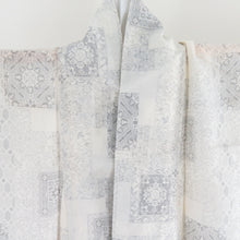 Load image into Gallery viewer, 紬 着物 単衣 夏紬 華紋文様 広衿 白色 正絹 カジュアル着物 仕立て上がり 身丈153cm