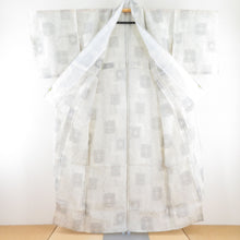 Load image into Gallery viewer, 紬 着物 単衣 夏紬 華紋文様 広衿 白色 正絹 カジュアル着物 仕立て上がり 身丈153cm