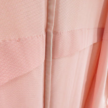 Load image into Gallery viewer, 夏着物 色無地 斜め格子絽地 広衿 正絹 桃色 紋なし 夏用 仕立て上がり 身丈160cm