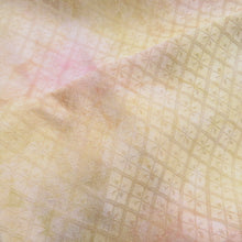 Load image into Gallery viewer, 小紋 紫陽花文様 暈し 袷 広衿 黄色 正絹 仕立て上がり カジュアル着物 身丈158cm