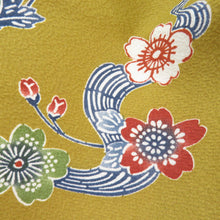 Load image into Gallery viewer, 小紋 型染 桜に菊文様 袷 広衿 緑茶色 正絹 仕立て上がり カジュアル着物 身丈170cm
