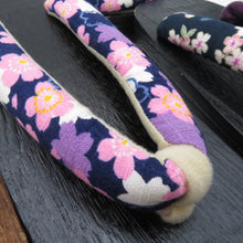 Load image into Gallery viewer, 下駄 浴衣用 桐下駄 3足セット 23.0cm～24.5cm 桜柄鼻緒 レディース カジュアル 女性用履物 夏用