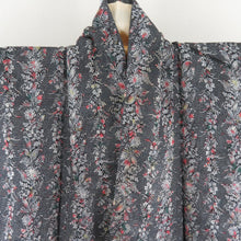 Load image into Gallery viewer, アンティーク 御召 草花柄 黒色 銀糸 袷 広衿 正絹 昭和レトロ 紋なし 昔着物 身丈167cm