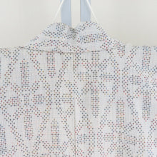 Load image into Gallery viewer, ウール着物 単衣 亀甲文様 織り柄 白灰色 バチ衿 カジュアルきもの 普段着物 仕立て上がり 身丈156cm