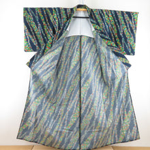 Load image into Gallery viewer, ウール着物 単衣 野花文様 染め柄 紺色 バチ衿 カジュアルきもの 普段着物 仕立て上がり 身丈155cm