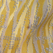 Load image into Gallery viewer, ウール着物 単衣 水玉によろけ縞文様 染め柄 からし色 バチ衿 カジュアルきもの 普段着物 仕立て上がり 身丈152cm