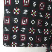 Load image into Gallery viewer, ウール着物 単衣 幾何学文様 絣柄 織り柄 黒色 バチ衿 カジュアルきもの 普段着物 仕立て上がり 身丈166cm