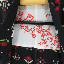 Load image into Gallery viewer, ウール着物 単衣 井桁に花文様 絣柄 織り柄 黒色 バチ衿 カジュアルきもの 普段着物 仕立て上がり 身丈166cm