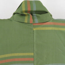 Load image into Gallery viewer, 紬 着物 単衣 横縞文様 広衿 緑色 正絹 カジュアル着物 仕立て上がり 身丈155cm