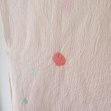 Load image into Gallery viewer, 襦袢 絞り 流水地紋 桃色 正絹 バチ衿 袖無双仕立て 長襦袢 仕立て上がり 女性着物用 身丈125cm