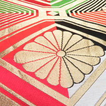 Load image into Gallery viewer, 子供帯 2本セット 黒色 金色 金糸 松 菊 女児用 全通柄 織文様 アセテート ポリエステル 洗える 七五三 長さ360cm