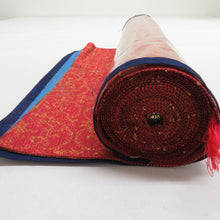 Load image into Gallery viewer, 反物 着尺 洛趣織 ウール 絹 交織 赤色 幾何学 未仕立て 女性着物用 着物生地 普段きもの カジュアル 長さ1200cm