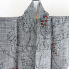 画像をギャラリービューアに読み込む, 紬 着物 南天文様 袷 広衿 灰色 正絹 カジュアル着物 仕立て上がり 身丈155cm