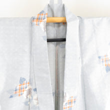 画像をギャラリービューアに読み込む, 紬 着物 単衣 椿文様 バチ衿 薄青色 正絹 カジュアル着物 仕立て上がり 身丈155cm