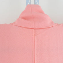 画像をギャラリービューアに読み込む, 色無地 袷 広衿 桃色 付下げ柄 刺繍文様入り 正絹 紋なし 仕立て上がり着物 身丈165cm