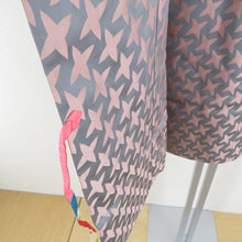 画像をギャラリービューアに読み込む, 道行 アンティーク 十字柄 ちりよけコート 正絹 灰色 桃色 レトロ 着物用 身丈90cm