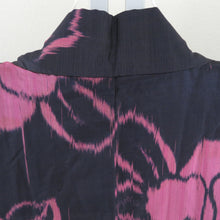 画像をギャラリービューアに読み込む, 羽織 アンティーク 銘仙 椿柄 ちりよけコート 絹 黒紫色 レトロ 着物用 身丈98cm