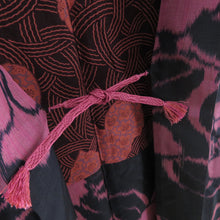 画像をギャラリービューアに読み込む, 羽織 アンティーク 銘仙 椿柄 ちりよけコート 絹 黒紫色 レトロ 着物用 身丈98cm