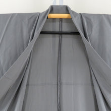 Load image into Gallery viewer, 夏着物 正絹 色無地 グレー 作家物 成竹登茂男 落款入り 絽 バチ衿 巾広サイズ 紋無し 夏用 仕立て上がり 身丈159cm