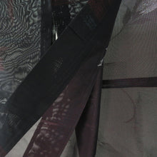 Load image into Gallery viewer, 夏着物 単衣 紗 バチ衿 ラメ葉模様 正絹 黒色ｘ赤色ｘ青色 夏用 カジュアル 仕立て上がり 身丈152cm