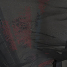 Load image into Gallery viewer, 夏着物 単衣 紗 バチ衿 ラメ葉模様 正絹 黒色ｘ赤色ｘ青色 夏用 カジュアル 仕立て上がり 身丈152cm