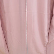 Load image into Gallery viewer, 夏着物 色無地 絽 ピンク色 広衿 一つ紋 中陰片喰紋 余り布付き 正絹 夏用 仕立て上がり 身丈154cm