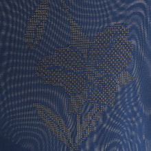 Load image into Gallery viewer, 夏着物 付下げ 色無地 絽 紺色 バチ衿 透かし花柄 一つ紋 蔦紋 縫い紋 身丈Lサイズ 余り布付き 薄物 夏用 仕立て上がり 身丈164cm