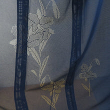 Load image into Gallery viewer, 夏着物 付下げ 色無地 絽 紺色 バチ衿 透かし花柄 一つ紋 蔦紋 縫い紋 身丈Lサイズ 余り布付き 薄物 夏用 仕立て上がり 身丈164cm