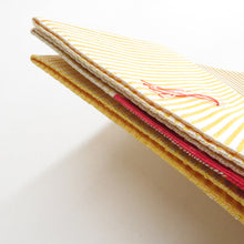 Load image into Gallery viewer, 名古屋帯 夏用帯 夏名古屋帯 絽 黄色ｘ赤色 ぼかし 楓に流水文様 金糸銀糸 お太鼓柄 正絹 カジュアル 仕立て上がり