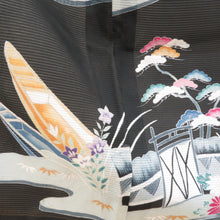 画像をギャラリービューアに読み込む, 夏着物 黒留袖 夏用 絽 黒色ｘ多色 風景文様 箔入り 木瓜紋 夏物 仕立て上がり フォーマル 礼装 身丈159cm