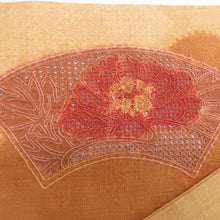 Load image into Gallery viewer, 名古屋帯 スワトー刺繍 お太鼓柄 黄色ｘエンジ色ｘ茶色 地紙文 紬地 正絹 カジュアル 仕立て上がり 長さ357cm