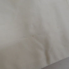 Load image into Gallery viewer, 袋帯 正絹 クリーム色ｘ白色 パステル系 梅に御所車 礼装用 金糸 六通柄 フォーマル向け 着物帯 長さ426cm