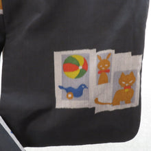 Load image into Gallery viewer, 小紋 銘仙柄 黒地 玩具柄 おもちゃ柄 袷 広衿 正絹 昔きもの風 レトロモダン 明治・大正ロマン 和洋ミックス シルク生地 リメイク 紙風船 猫 兎 鳥 身丈159.5cm