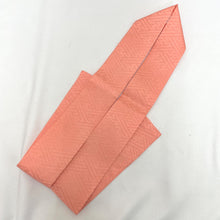 Load image into Gallery viewer, 帯締め・帯揚げセット 3点セット 帯締め 総絞り帯揚げ 重ね衿 ピンク系 サーモンピンク 和装小物 振袖用 伊達衿