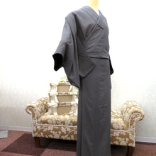 Load image into Gallery viewer, ポリエステル着物 黒 白 鮫小紋
